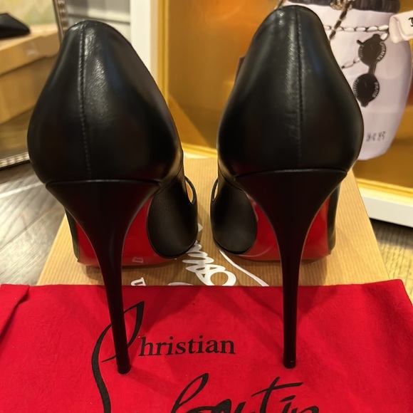Authentic Louboutin So Kate red bottom heels👠 - Picture 2 of 6